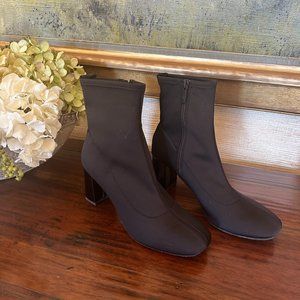 Donald Pliner size 7.5 Black Boots (Cattied): NEW